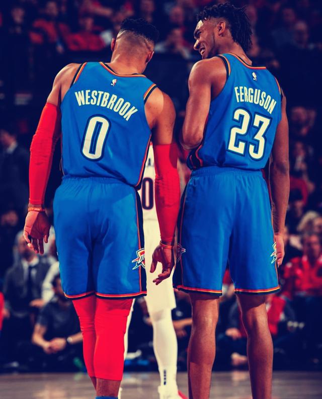 爱游戏-关于俄克拉荷马雷霆训练开放日，今夜临场应变引欢呼，意大利杯在即，更衣室氛围转暖的信息